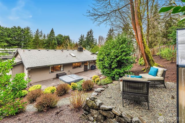 6700 81st Avenue SE, Mercer Island, WA 98040