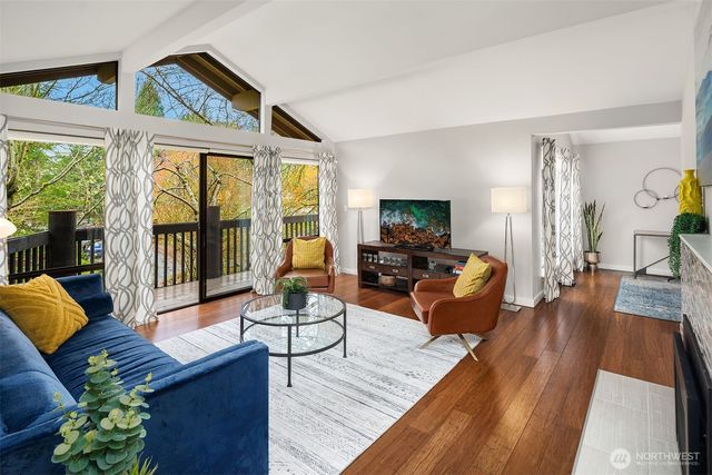 6700 81st Avenue SE, Mercer Island, WA 98040