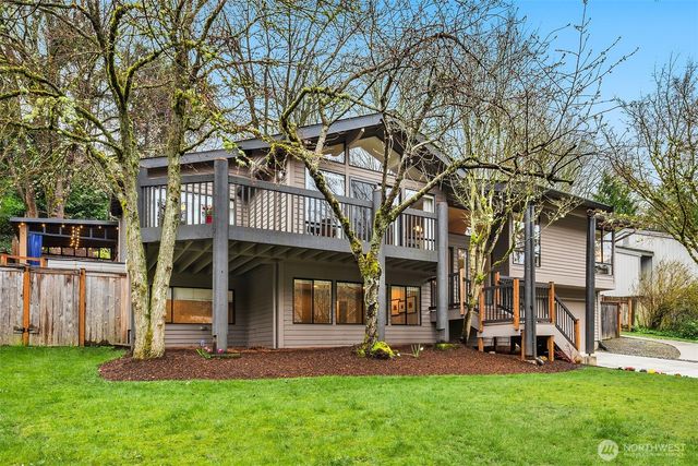 6700 81st Avenue SE, Mercer Island, WA 98040
