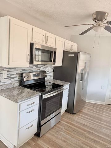 50 Woodlawn Village Drive, Mitchell, IN 47446
