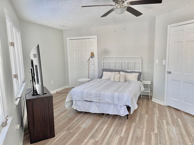 50 Woodlawn Village Drive, Mitchell, IN 47446