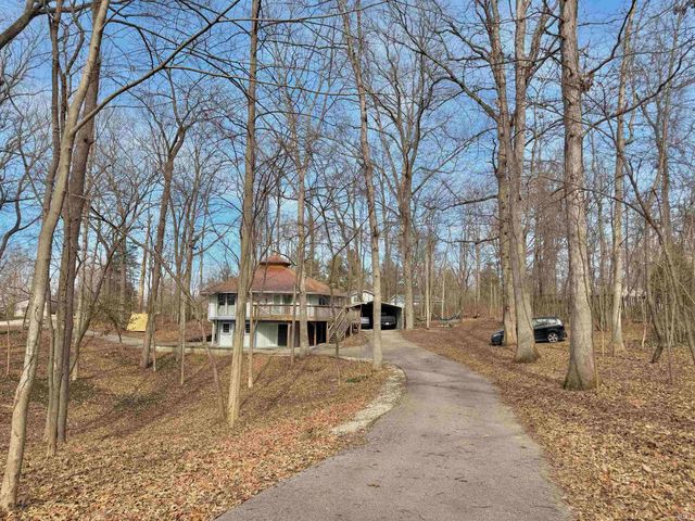 50 Woodlawn Village Drive, Mitchell, IN 47446