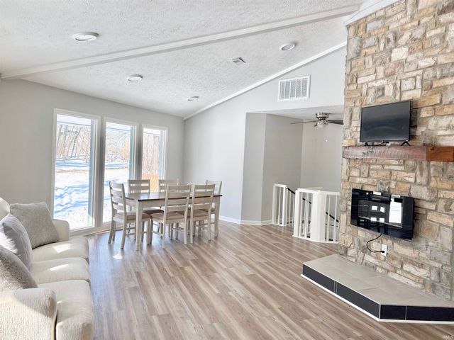 50 Woodlawn Village Drive, Mitchell, IN 47446