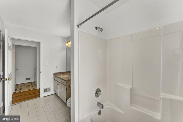 35130 PAXSON RD, Round Hill, VA 20141