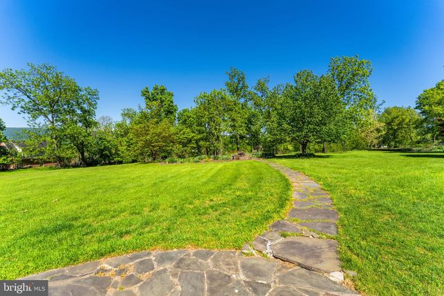 35130 PAXSON RD, Round Hill, VA 20141