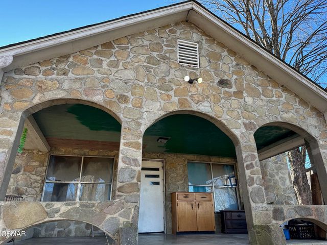 3528 Sugar Camp Circle, Sevierville, TN 37862