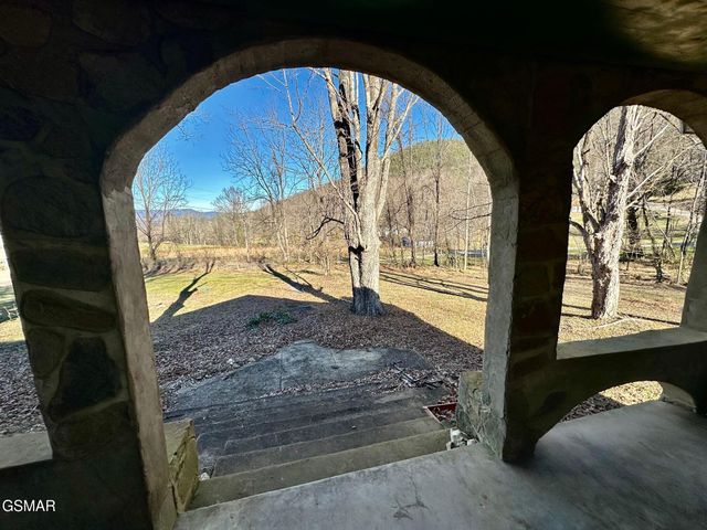 3528 Sugar Camp Circle, Sevierville, TN 37862