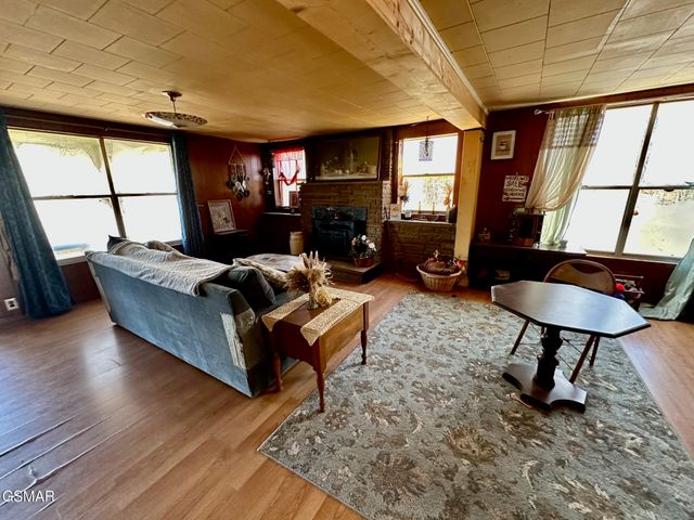 3528 Sugar Camp Circle, Sevierville, TN 37862