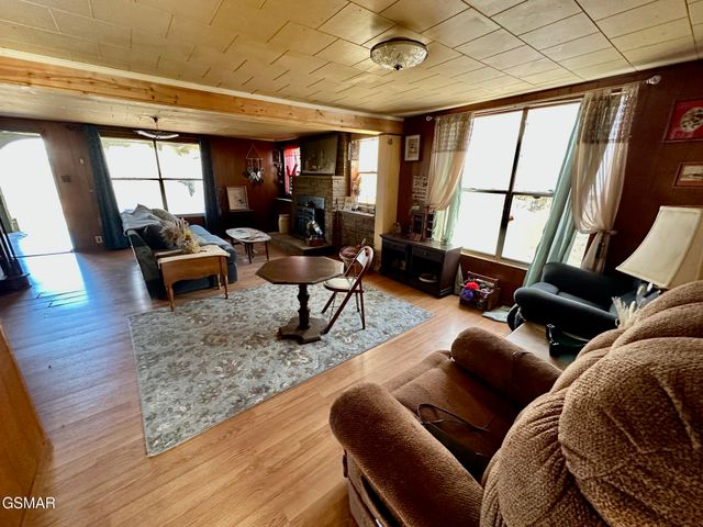 3528 Sugar Camp Circle, Sevierville, TN 37862