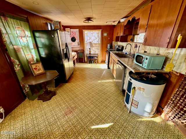 3528 Sugar Camp Circle, Sevierville, TN 37862