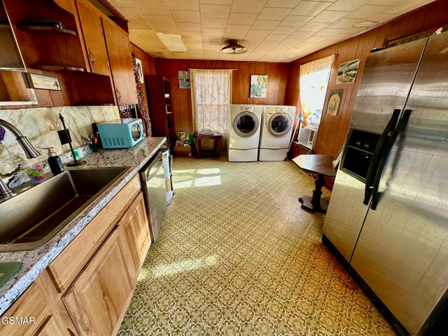 3528 Sugar Camp Circle, Sevierville, TN 37862