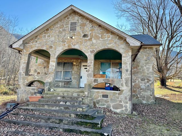 3528 Sugar Camp Circle, Sevierville, TN 37862