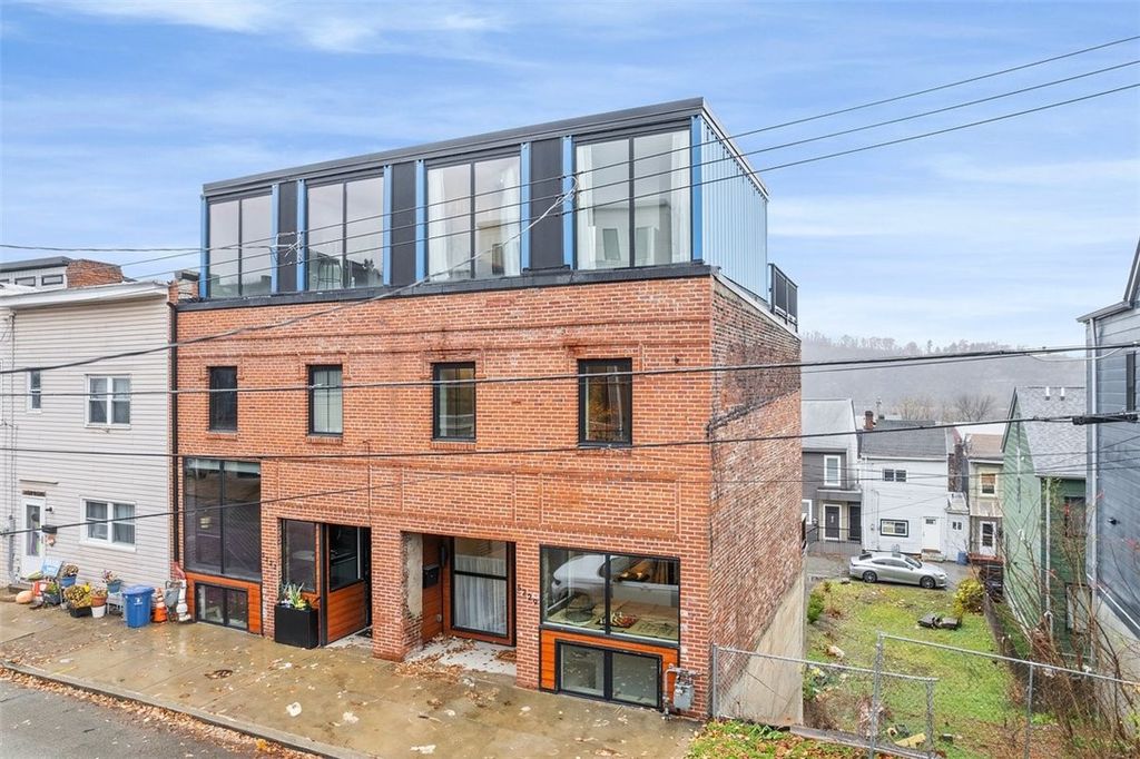 5229 Duncan St, Lawrenceville, PA 15201