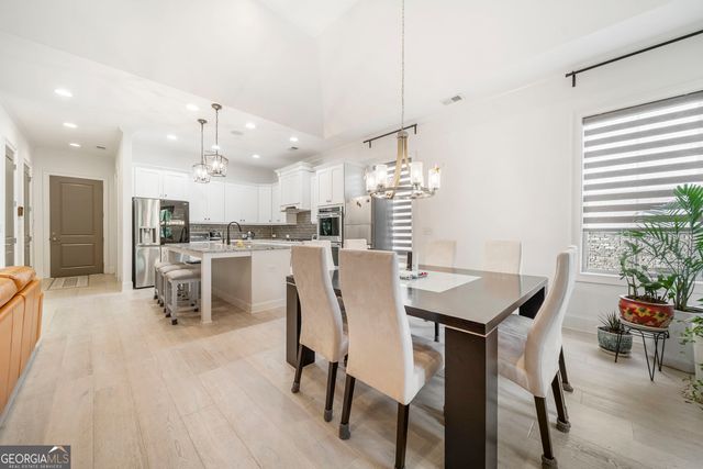 5960 Overlook Club Circle, Suwanee, GA 30024