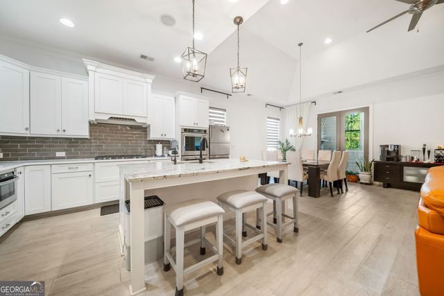 5960 Overlook Club Circle, Suwanee, GA 30024