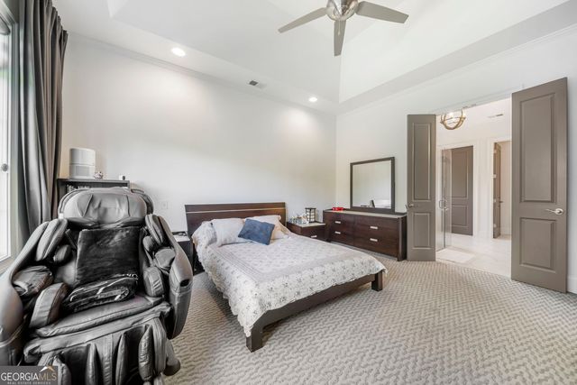 5960 Overlook Club Circle, Suwanee, GA 30024