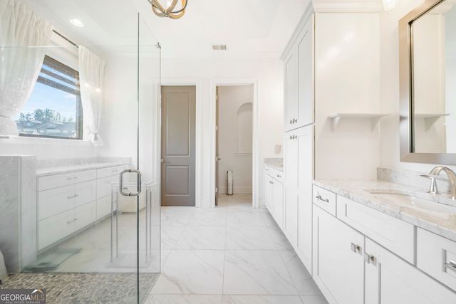 5960 Overlook Club Circle, Suwanee, GA 30024
