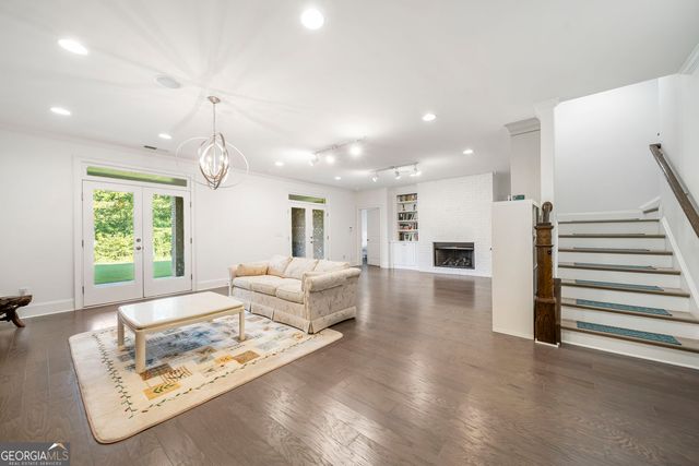 5960 Overlook Club Circle, Suwanee, GA 30024