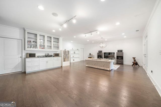 5960 Overlook Club Circle, Suwanee, GA 30024