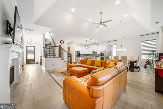 5960 Overlook Club Circle, Suwanee, GA 30024
