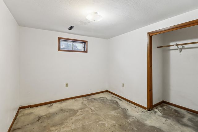 418 N 15th Street, Adel, IA 50003