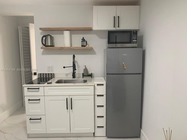 610 NW 111th St 1, Miami, FL 33168