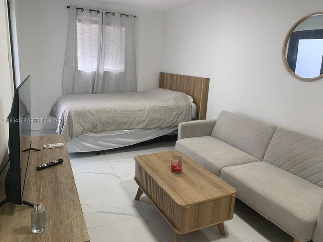 610 NW 111th St 1, Miami, FL 33168