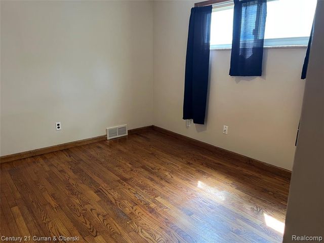 24411 Penn Street, Dearborn, MI 48124