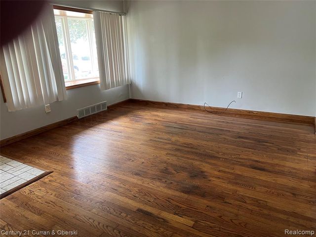 24411 Penn Street, Dearborn, MI 48124