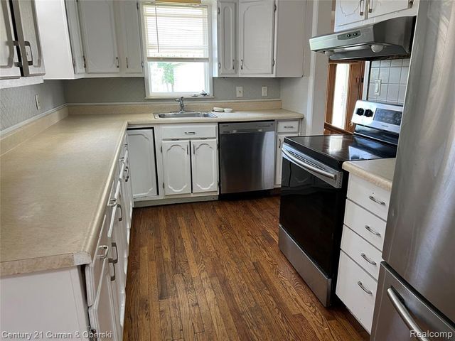 24411 Penn Street, Dearborn, MI 48124