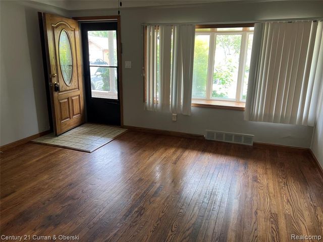 24411 Penn Street, Dearborn, MI 48124