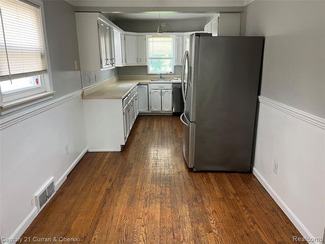 24411 Penn Street, Dearborn, MI 48124