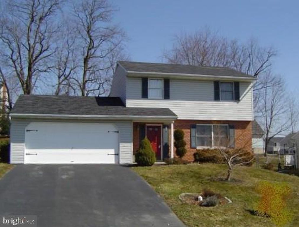 3160 GREENRIDGE DR, Lancaster, PA 17601