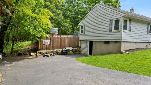 155 Forest Ave, Hudson, MA 01749