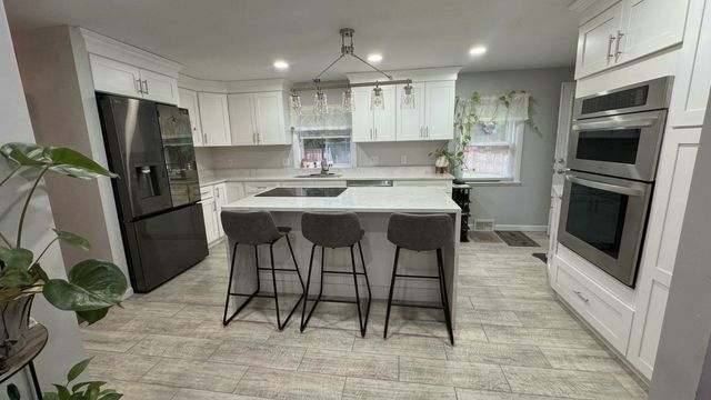 155 Forest Ave, Hudson, MA 01749