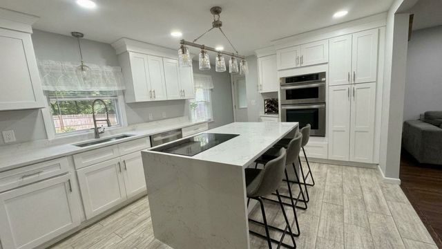 155 Forest Ave, Hudson, MA 01749