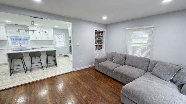 155 Forest Ave, Hudson, MA 01749