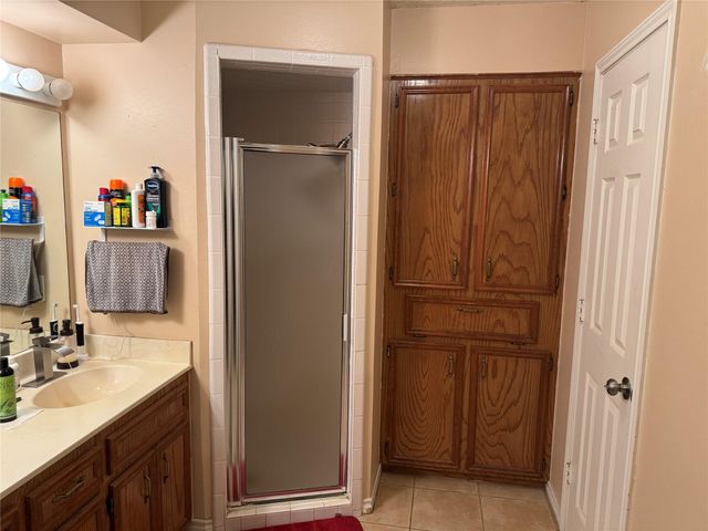 108 Meadow Drive, Bellville, TX 77418