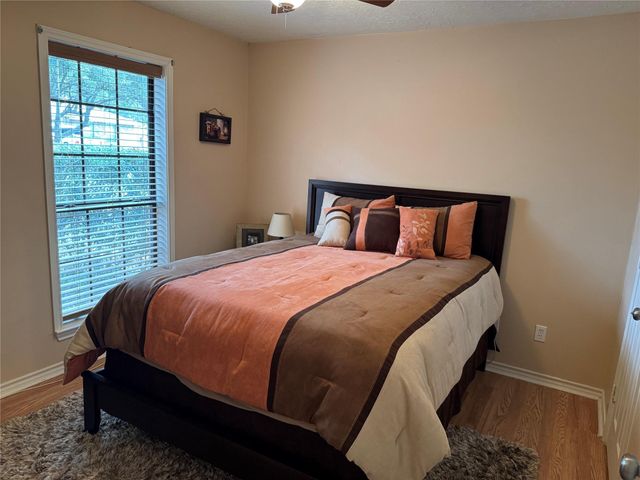 108 Meadow Drive, Bellville, TX 77418