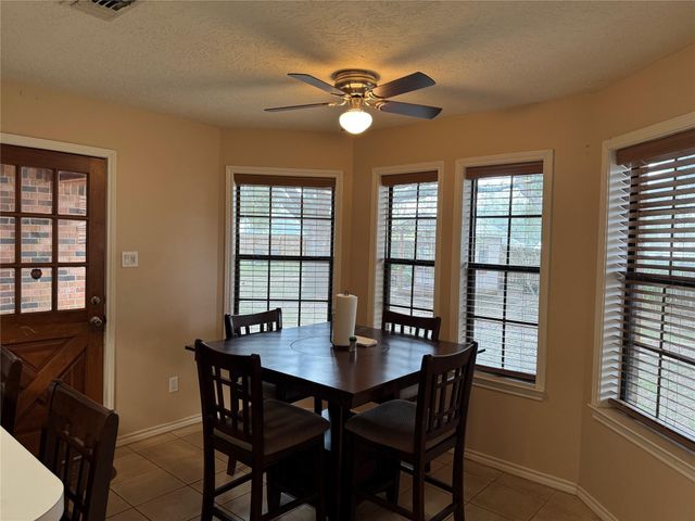 108 Meadow Drive, Bellville, TX 77418