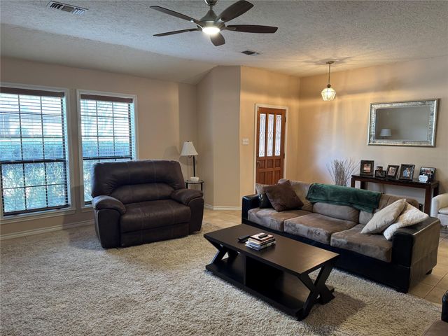 108 Meadow Drive, Bellville, TX 77418