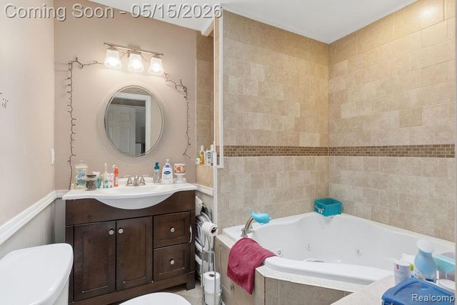 2916 Keeley Court, Waterford Charter Township, MI 48328