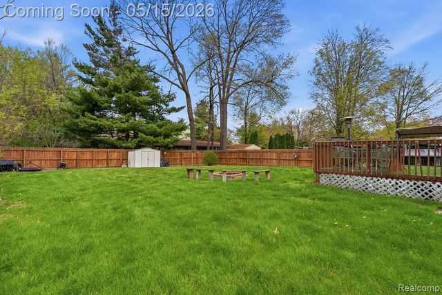 2916 Keeley Court, Waterford Charter Township, MI 48328