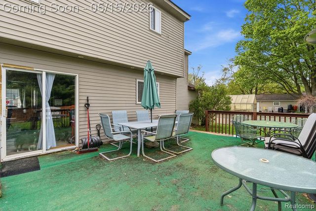 2916 Keeley Court, Waterford Charter Township, MI 48328