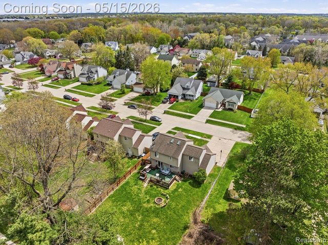 2916 Keeley Court, Waterford Charter Township, MI 48328