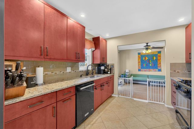 42 Larch Court, Fishkill, NY 12524