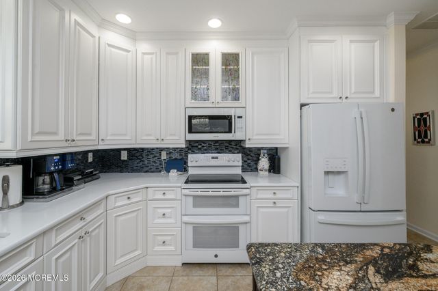33 Heath Lane, Jackson, NJ 08527