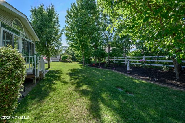 33 Heath Lane, Jackson, NJ 08527