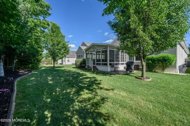 33 Heath Lane, Jackson, NJ 08527
