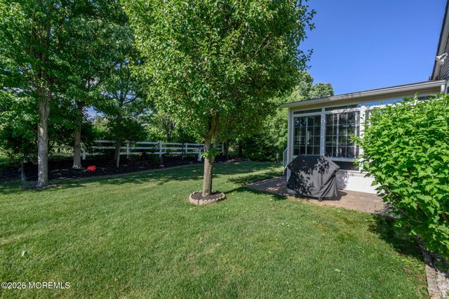 33 Heath Lane, Jackson, NJ 08527